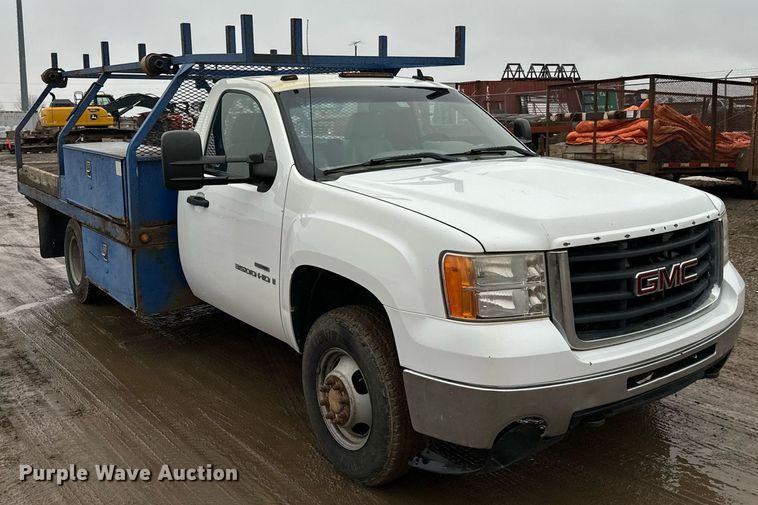 image for item NN9434 2007 GMC Sierra 3500HD utility bed pickup truck