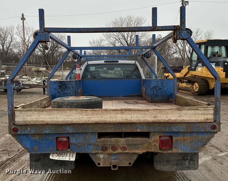 image for item NN9434 2007 GMC Sierra 3500HD utility bed pickup truck