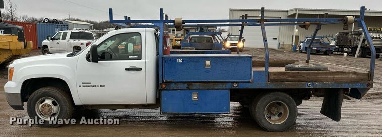 image for item NN9434 2007 GMC Sierra 3500HD utility bed pickup truck