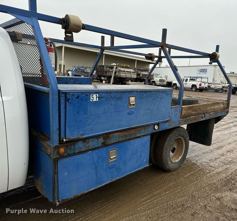 image for item NN9434 2007 GMC Sierra 3500HD utility bed pickup truck