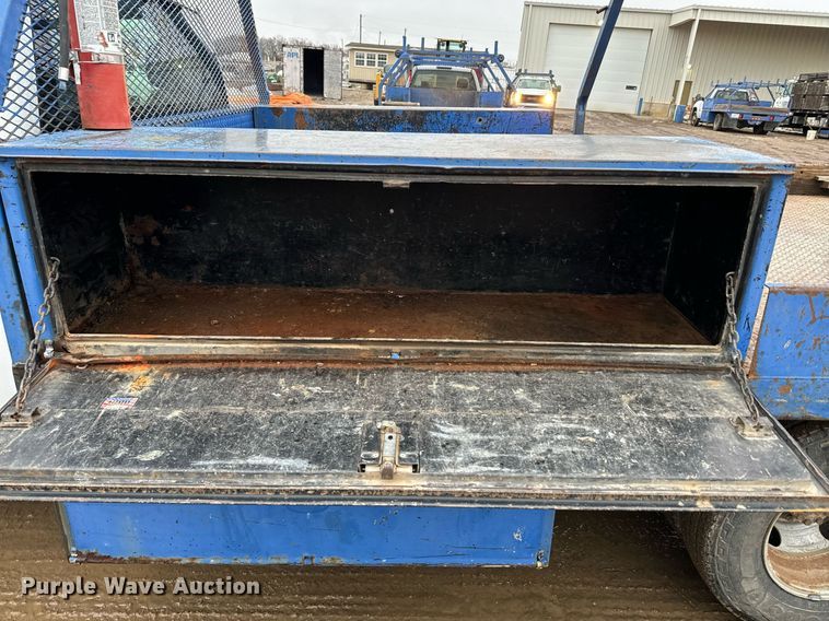 image for item NN9434 2007 GMC Sierra 3500HD utility bed pickup truck