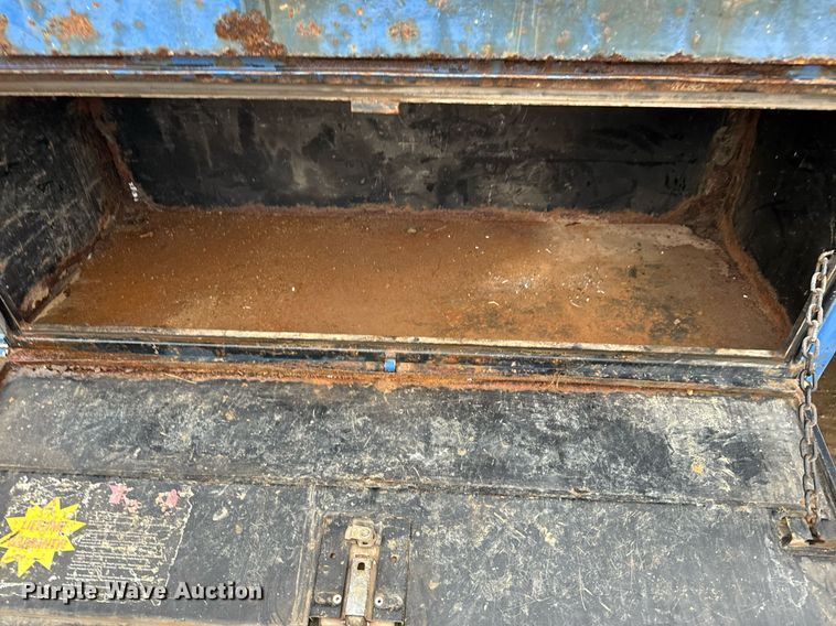 image for item NN9434 2007 GMC Sierra 3500HD utility bed pickup truck