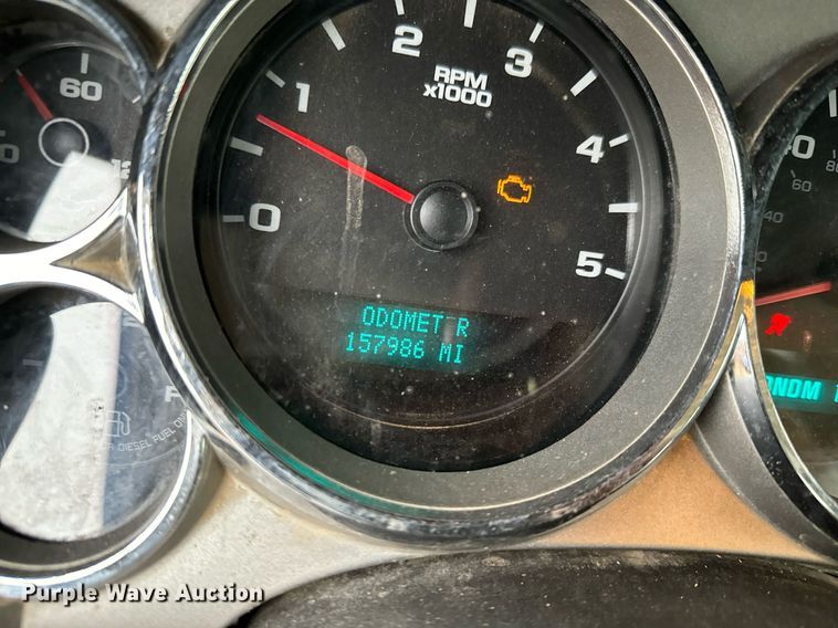 image for item NN9434 2007 GMC Sierra 3500HD utility bed pickup truck