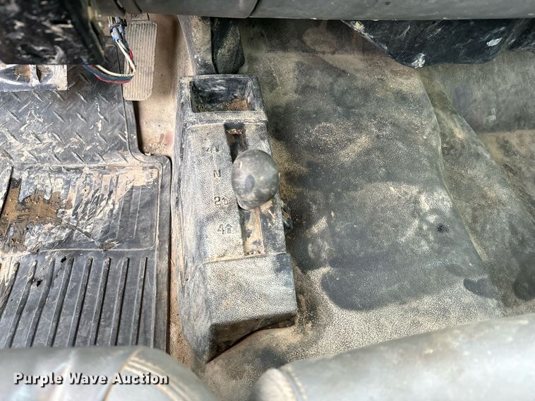 image for item NN9434 2007 GMC Sierra 3500HD utility bed pickup truck