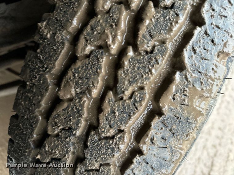 image for item NN9434 2007 GMC Sierra 3500HD utility bed pickup truck