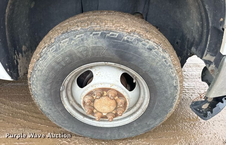 image for item NN9434 2007 GMC Sierra 3500HD utility bed pickup truck