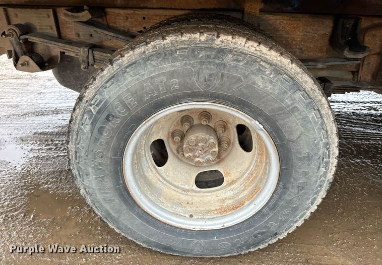 image for item NN9434 2007 GMC Sierra 3500HD utility bed pickup truck