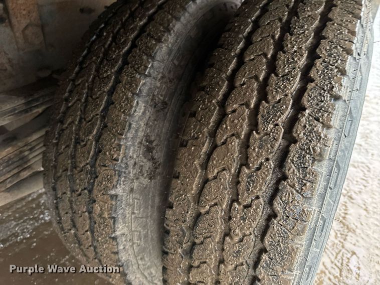 image for item NN9434 2007 GMC Sierra 3500HD utility bed pickup truck