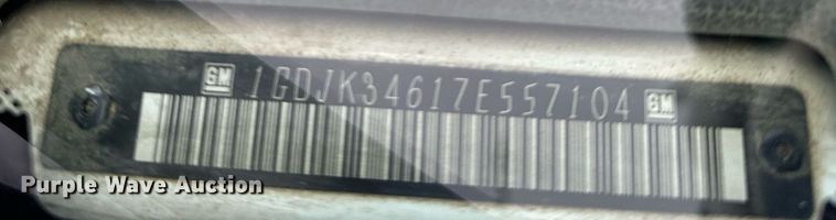 image for item NN9434 2007 GMC Sierra 3500HD utility bed pickup truck