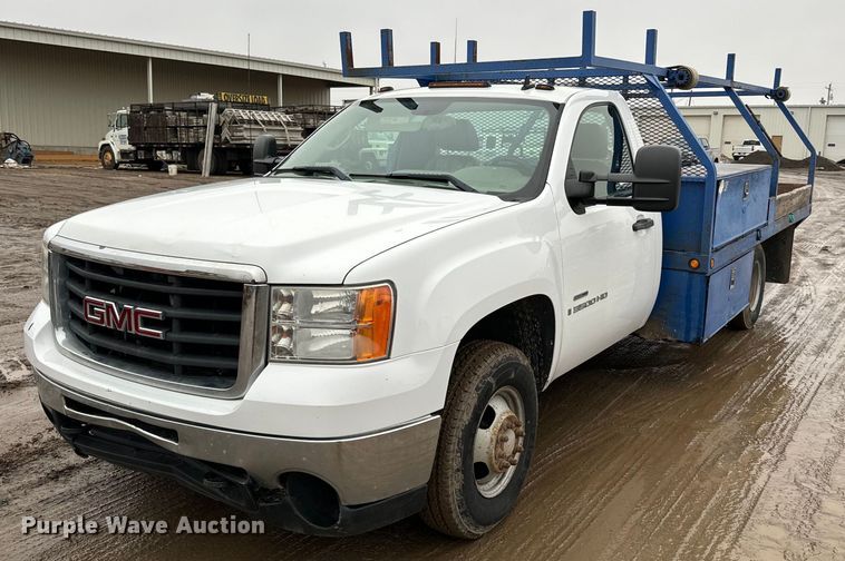 image for item NN9435 2007 GMC Sierra 3500HD utility bed pickup truck