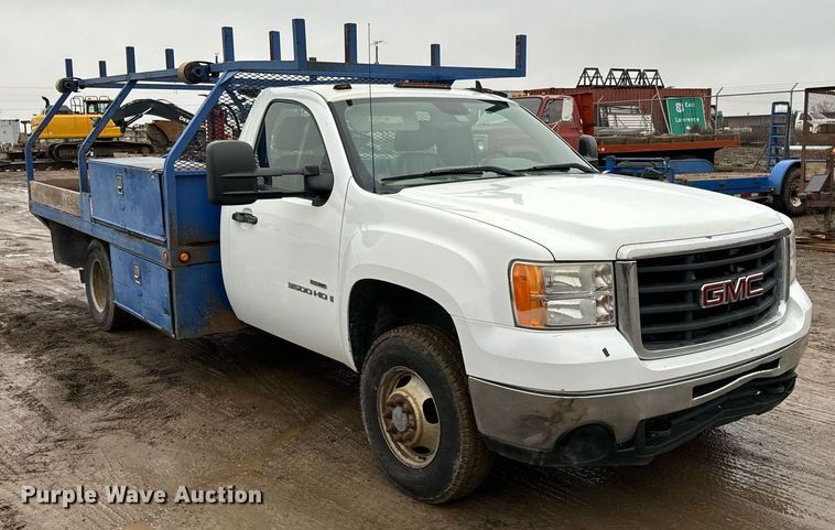 image for item NN9435 2007 GMC Sierra 3500HD utility bed pickup truck