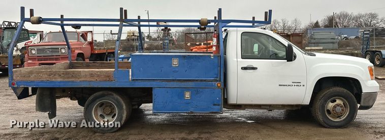 image for item NN9435 2007 GMC Sierra 3500HD utility bed pickup truck