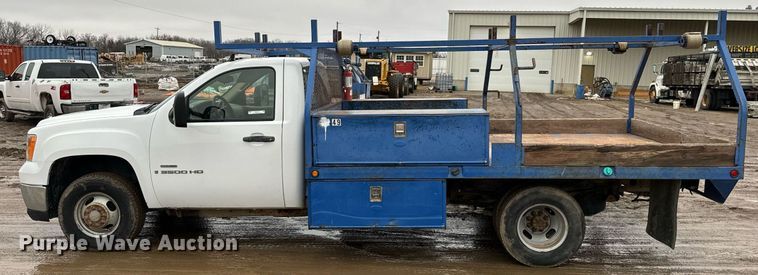 image for item NN9435 2007 GMC Sierra 3500HD utility bed pickup truck
