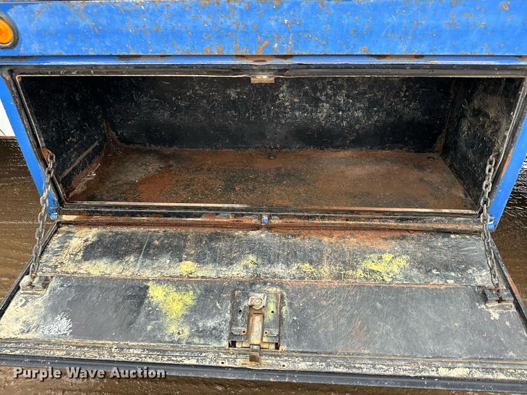 image for item NN9435 2007 GMC Sierra 3500HD utility bed pickup truck