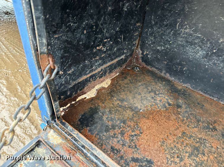 image for item NN9435 2007 GMC Sierra 3500HD utility bed pickup truck