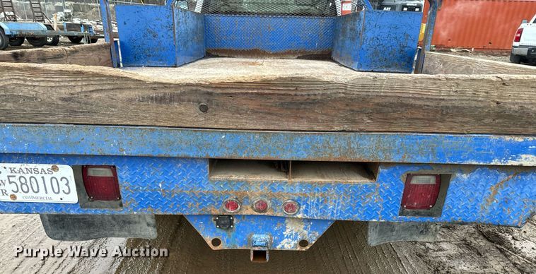 image for item NN9435 2007 GMC Sierra 3500HD utility bed pickup truck