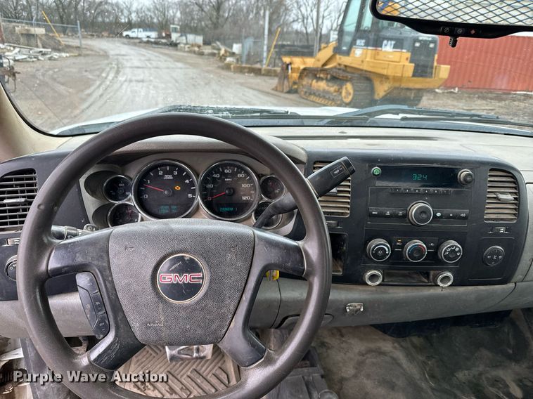 image for item NN9435 2007 GMC Sierra 3500HD utility bed pickup truck