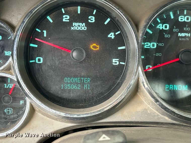 image for item NN9435 2007 GMC Sierra 3500HD utility bed pickup truck