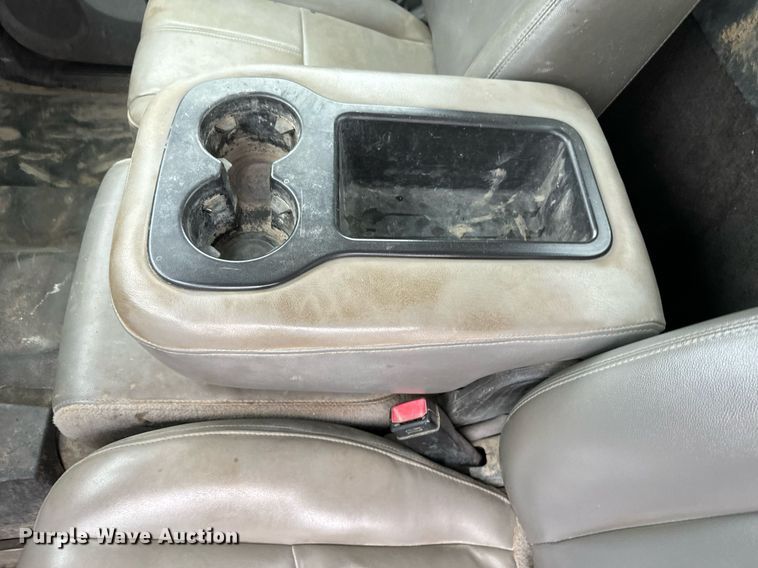 image for item NN9435 2007 GMC Sierra 3500HD utility bed pickup truck