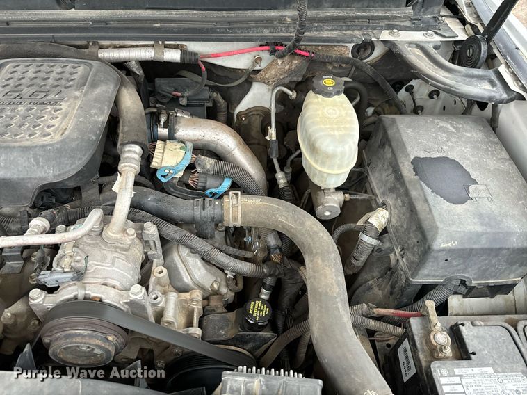 image for item NN9435 2007 GMC Sierra 3500HD utility bed pickup truck