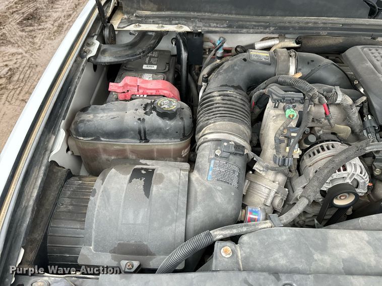 image for item NN9435 2007 GMC Sierra 3500HD utility bed pickup truck