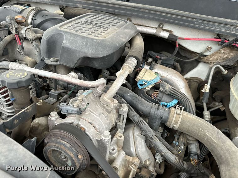 image for item NN9435 2007 GMC Sierra 3500HD utility bed pickup truck