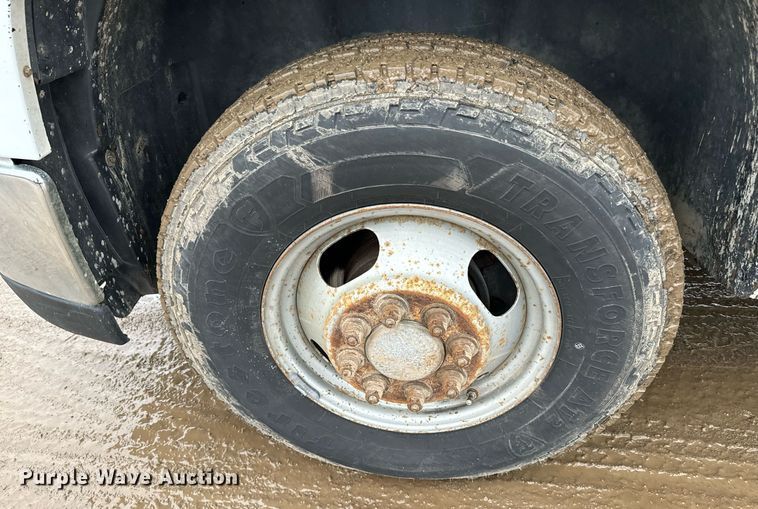 image for item NN9435 2007 GMC Sierra 3500HD utility bed pickup truck