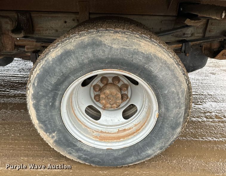 image for item NN9435 2007 GMC Sierra 3500HD utility bed pickup truck