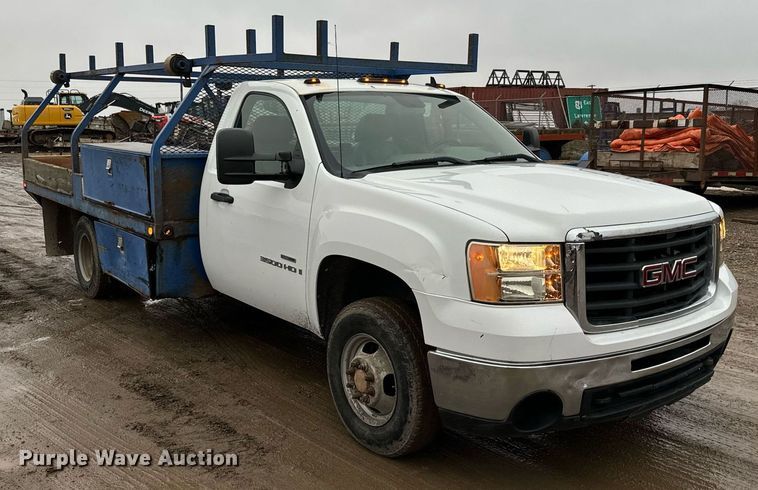 image for item NN9436 2007 GMC Sierra 3500HD utility bed pickup truck