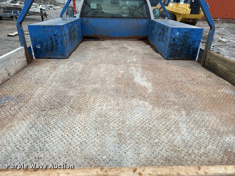 image for item NN9436 2007 GMC Sierra 3500HD utility bed pickup truck