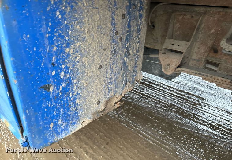 image for item NN9436 2007 GMC Sierra 3500HD utility bed pickup truck