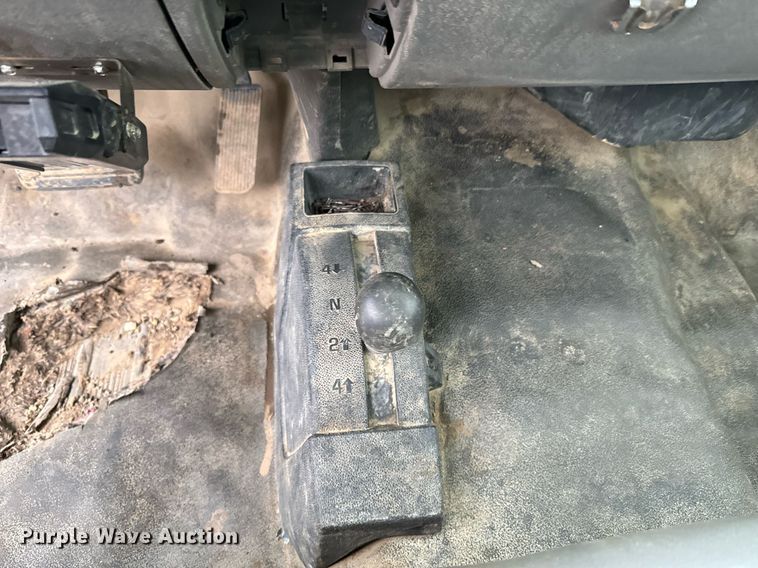 image for item NN9436 2007 GMC Sierra 3500HD utility bed pickup truck