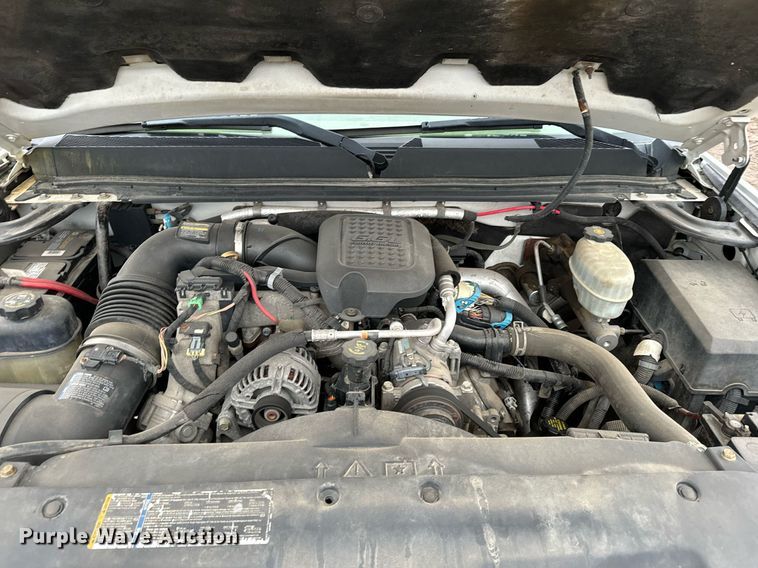 image for item NN9436 2007 GMC Sierra 3500HD utility bed pickup truck