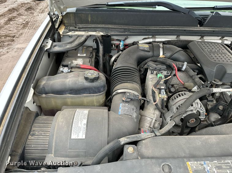 image for item NN9436 2007 GMC Sierra 3500HD utility bed pickup truck