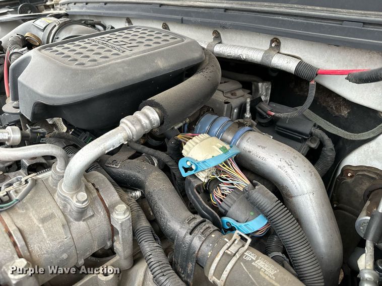 image for item NN9436 2007 GMC Sierra 3500HD utility bed pickup truck