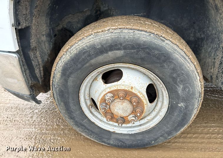 image for item NN9436 2007 GMC Sierra 3500HD utility bed pickup truck