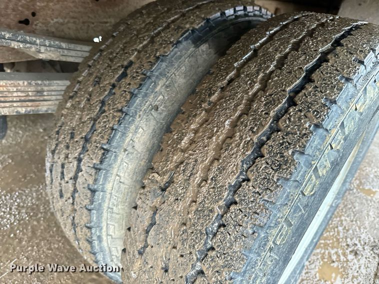 image for item NN9436 2007 GMC Sierra 3500HD utility bed pickup truck