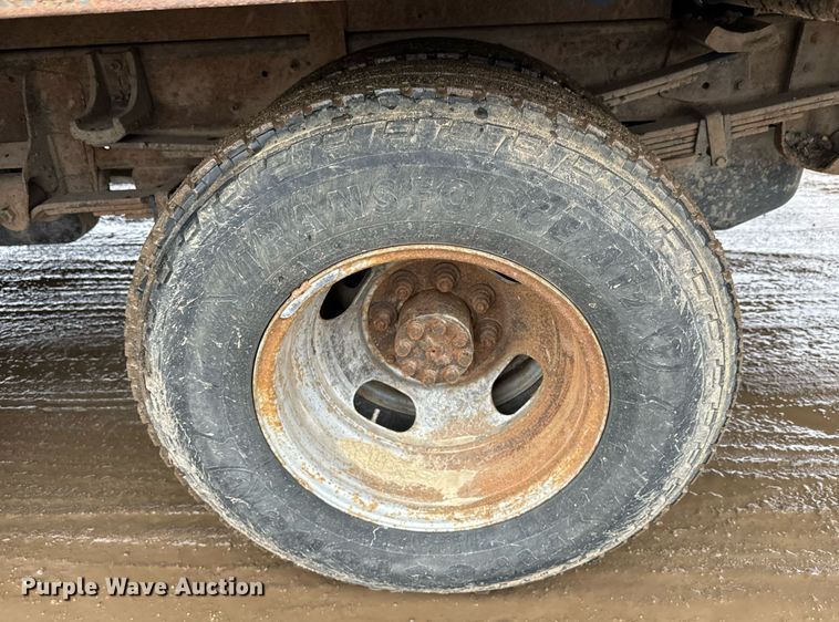 image for item NN9436 2007 GMC Sierra 3500HD utility bed pickup truck