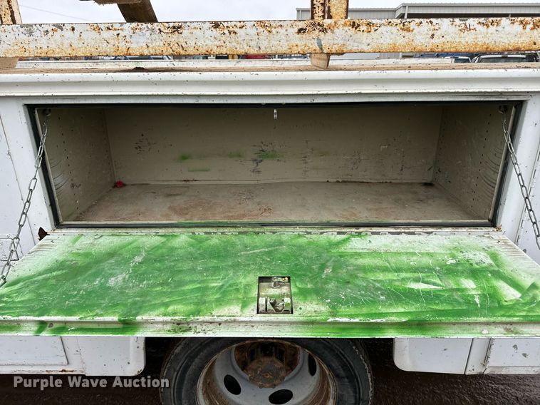 image for item NN9438 2004 Ford F450 Super Duty utility / service truck