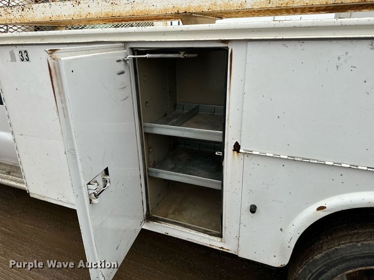 image for item NN9438 2004 Ford F450 Super Duty utility / service truck