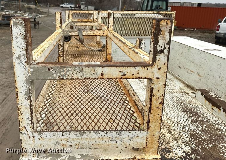 image for item NN9438 2004 Ford F450 Super Duty utility / service truck