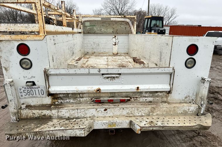 image for item NN9438 2004 Ford F450 Super Duty utility / service truck