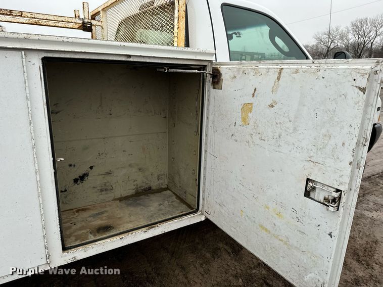 image for item NN9438 2004 Ford F450 Super Duty utility / service truck