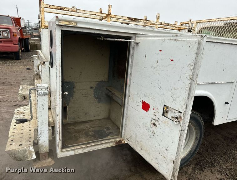 image for item NN9438 2004 Ford F450 Super Duty utility / service truck