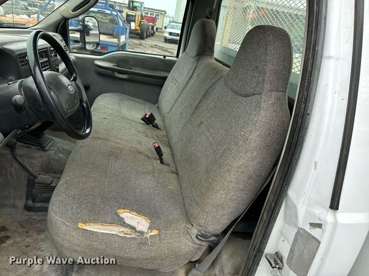 image for item NN9438 2004 Ford F450 Super Duty utility / service truck