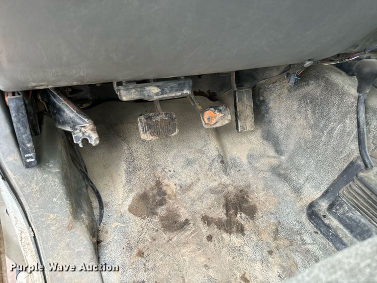 image for item NN9438 2004 Ford F450 Super Duty utility / service truck