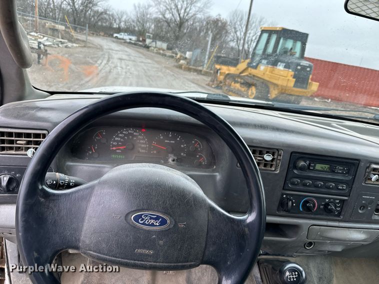 image for item NN9438 2004 Ford F450 Super Duty utility / service truck