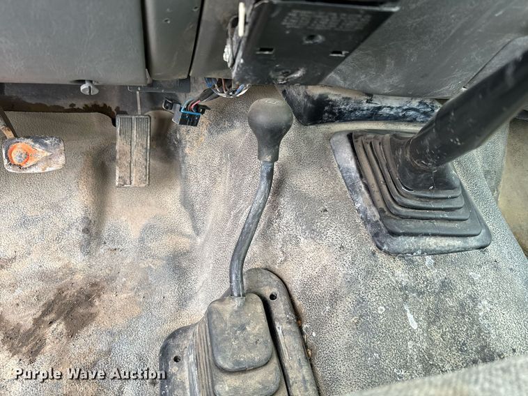 image for item NN9438 2004 Ford F450 Super Duty utility / service truck