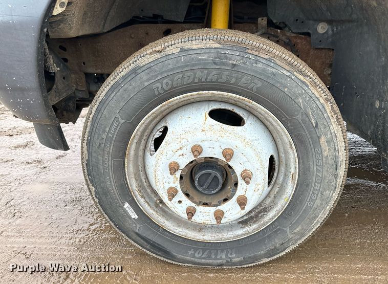 image for item NN9438 2004 Ford F450 Super Duty utility / service truck