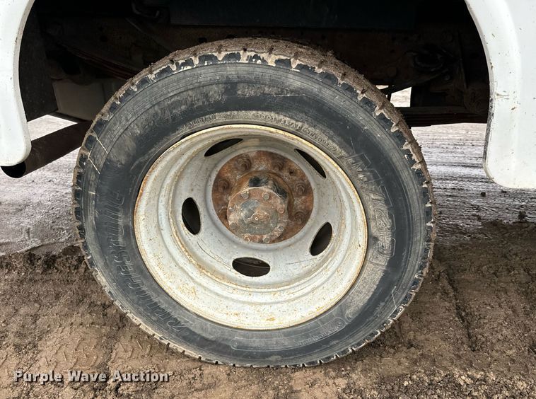 image for item NN9438 2004 Ford F450 Super Duty utility / service truck